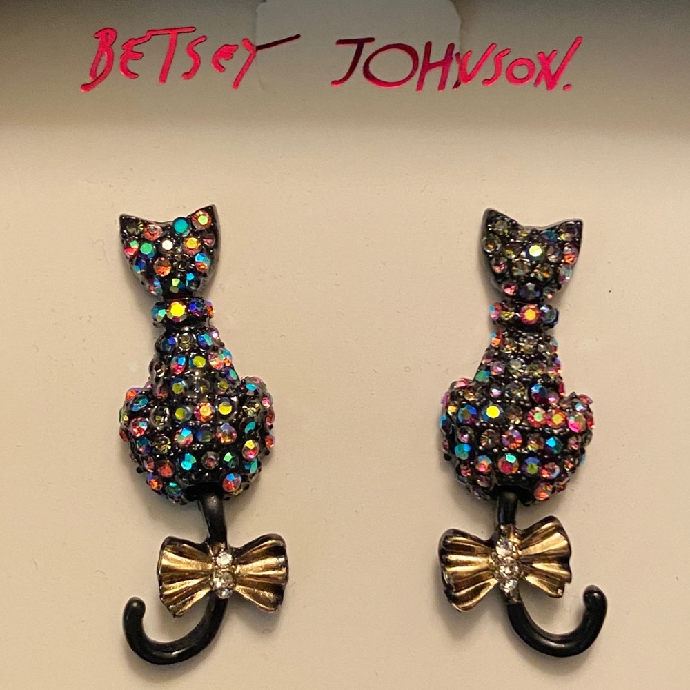 Betsey Johnson Pave Iridescent Crystal Stones Swinging Tail Cat Earrings NWT